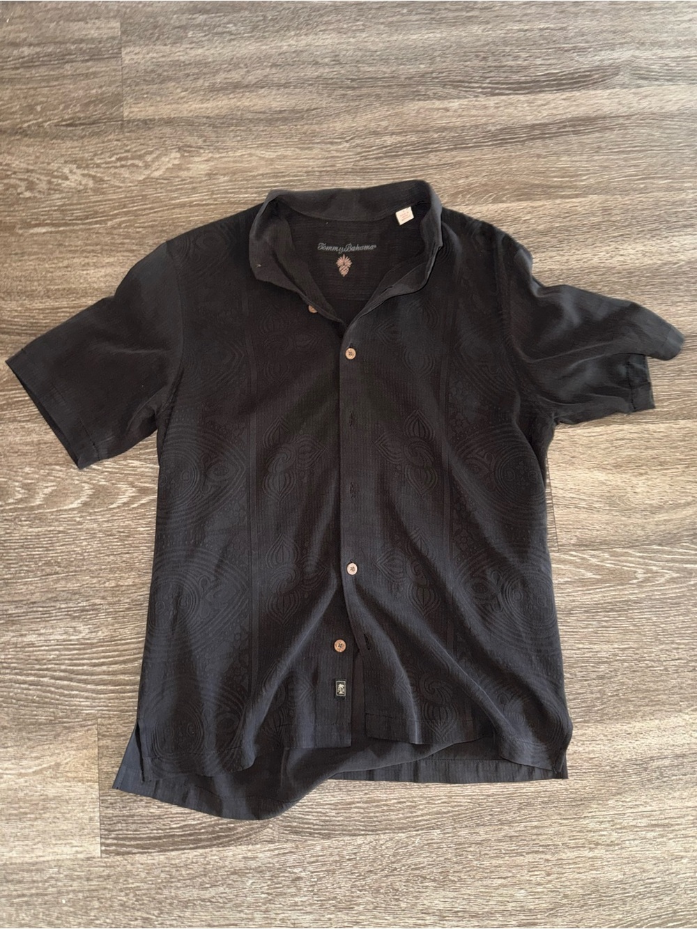 Tommy bahama 100% silk black short sleeve button up mens small